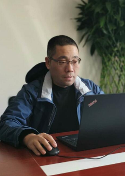 杨小军