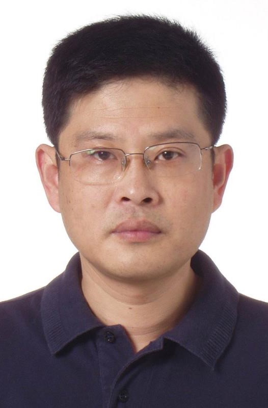 李亮